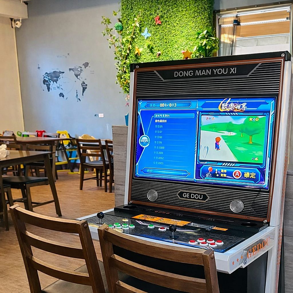 在一方溪杉勝境民宿 免投幣大型電玩